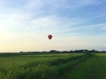 Plezierige ballon vaart in de buurt van Beesd op vrijdag  8 juli 2022