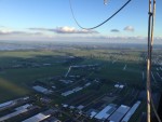 Te gekke heteluchtballonvaart opgestegen in Alphen aan den rijn op woensdag  1 juni 2022