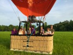 Mooie luchtballon vaart opgestegen op opstijglocatie Beesd op zaterdag 30 mei 2026