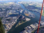 Professionele luchtballon vaart over de regio Hendrik-ido-ambacht op zaterdag  6 augustus 2022
